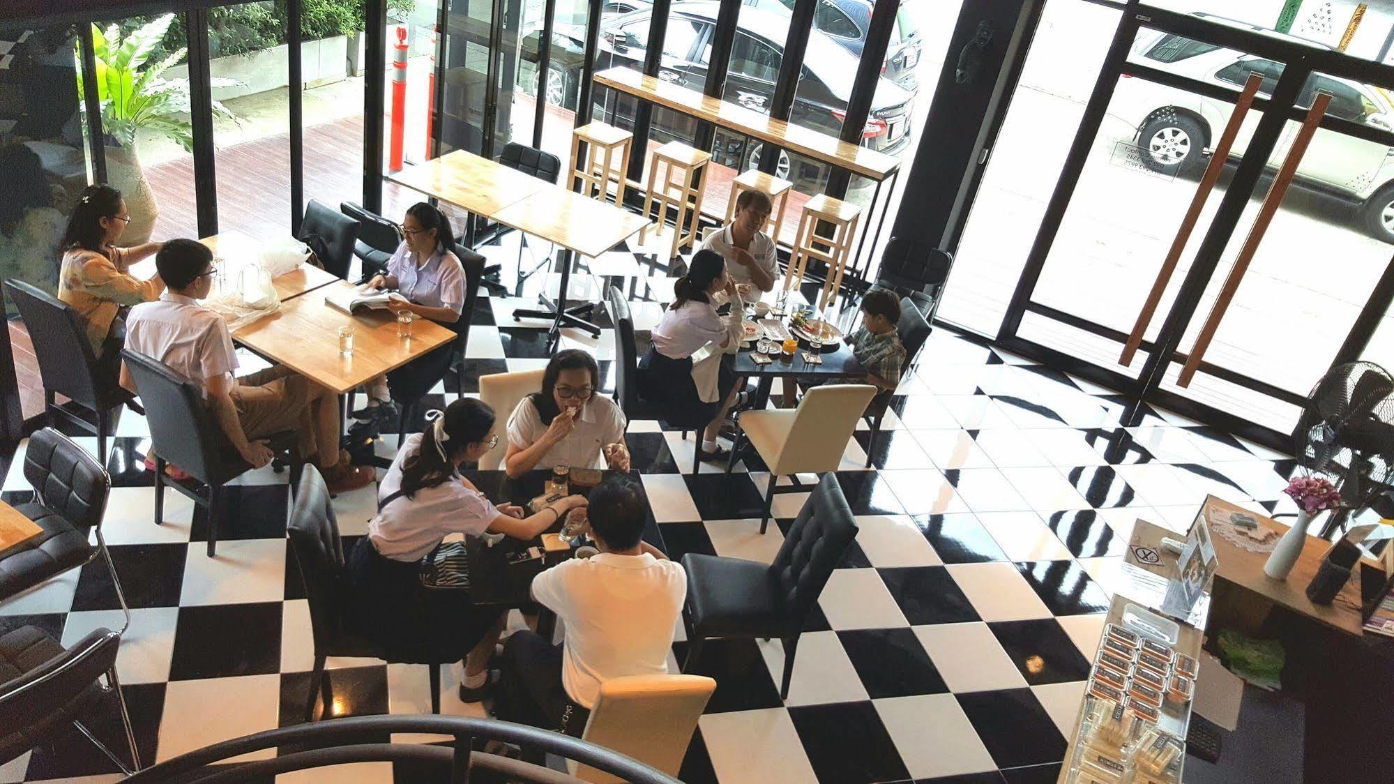 The Logbook Room And Cafe' Chonburi Exterior foto
